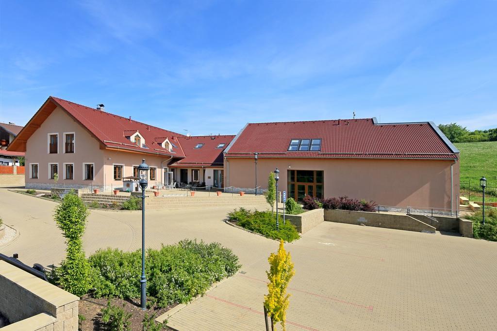Penzion Harmonie Zlutice Экстерьер фото